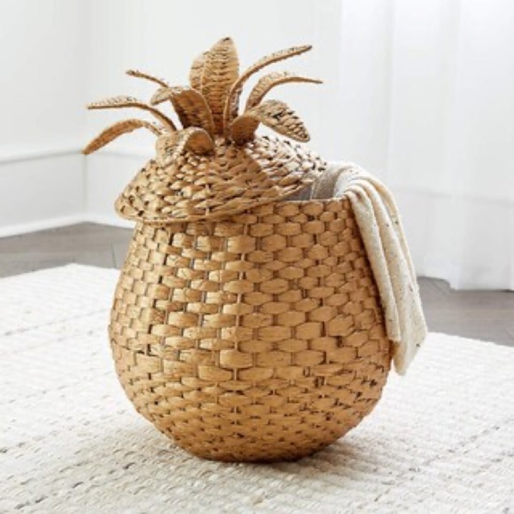 Crate & Barrel Woven Pineapple Basket with Lid - Golden Brown NWT!!